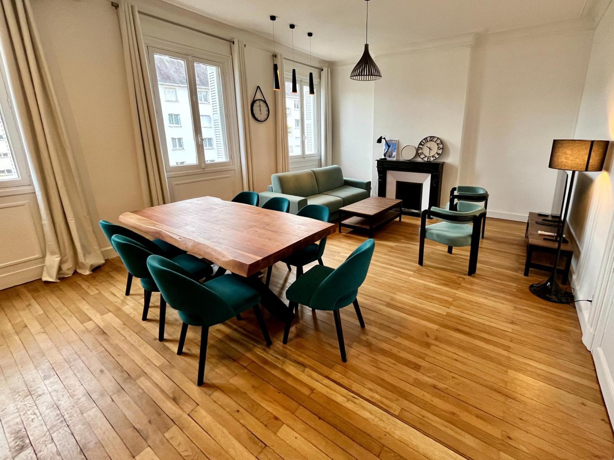 Hypercentre, Spacieux, Familial, L'urbain Apartment